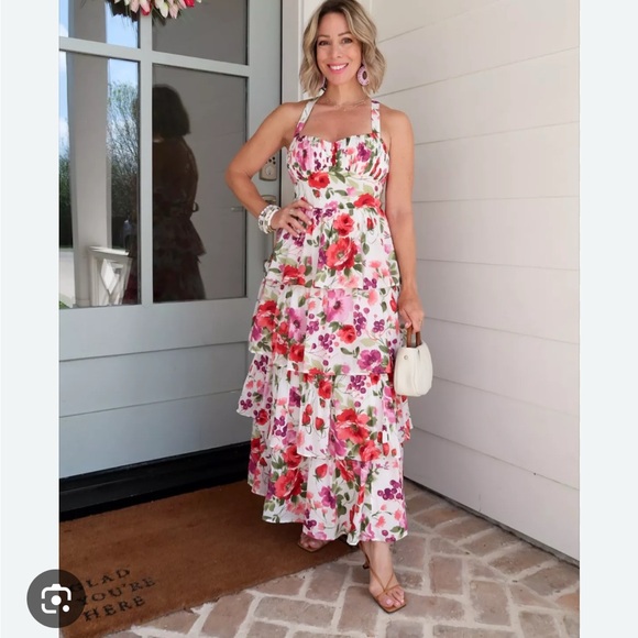 Abercrombie Lace-Up Back Tiered Maxi Dress - Picture 3 of 11